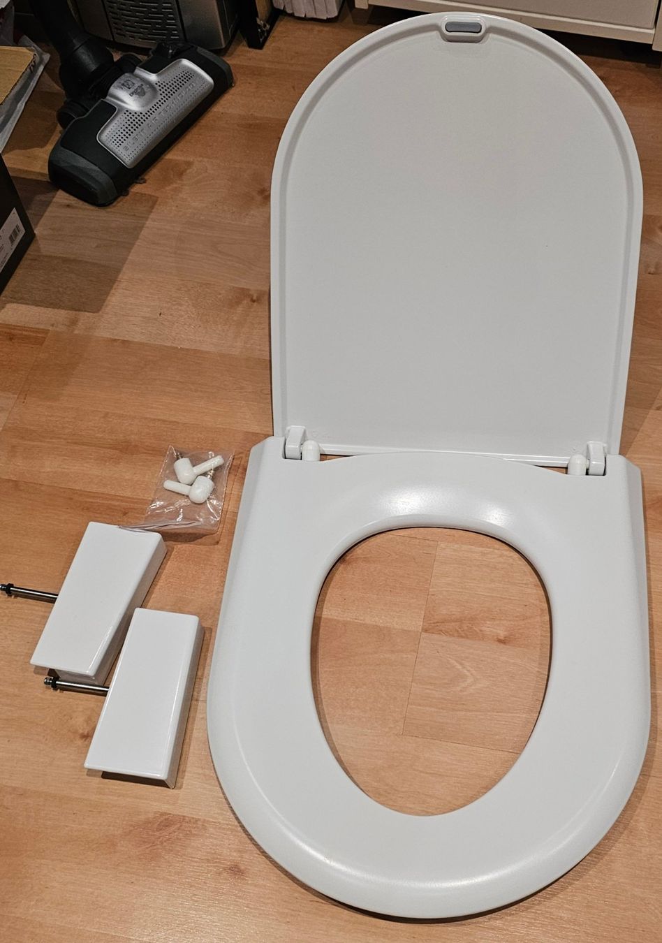 WC: Closomat Dusch WC Brille weiss – Usato da Wangen ZH venduto da ALEV66