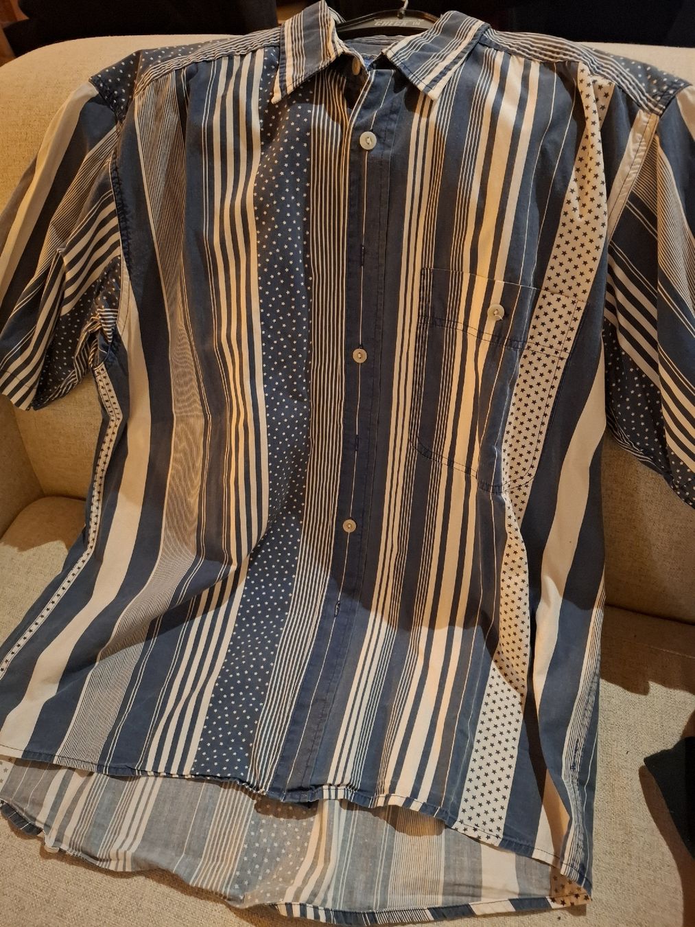 Camicie: Herren Hemd kurzarm blau gestreift Grösse L – Usato da Knonau venduto da fil_f8wd
