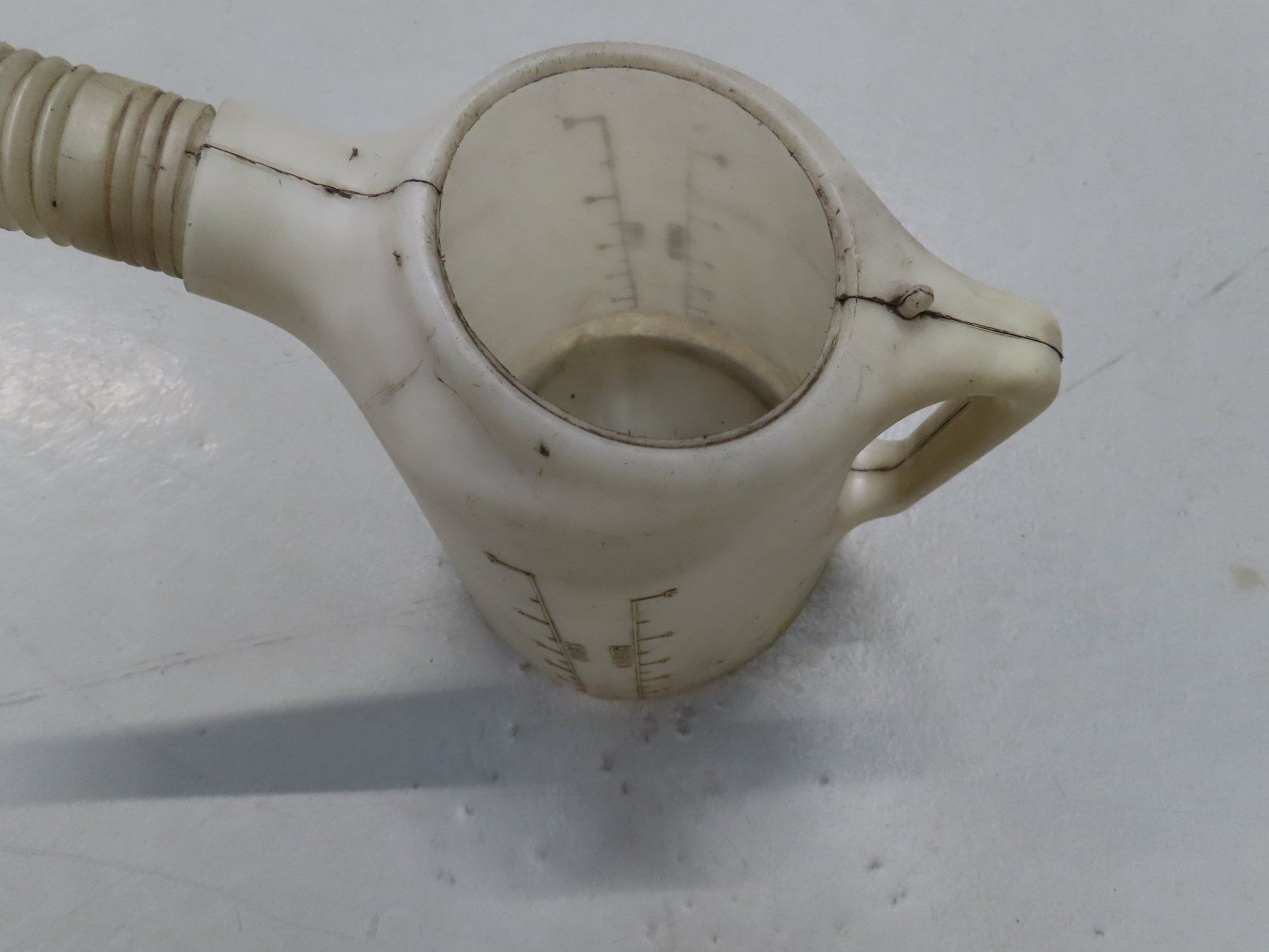 Altri elettrodomestici e apparecchi d’epoca: Messbecher (5 Liter) – Usato da Alpnach-Dorf venduto da Hess-Automobile 2