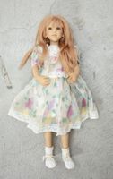 Puppe mit Blumenkleid / Annette Himstedt Puppe