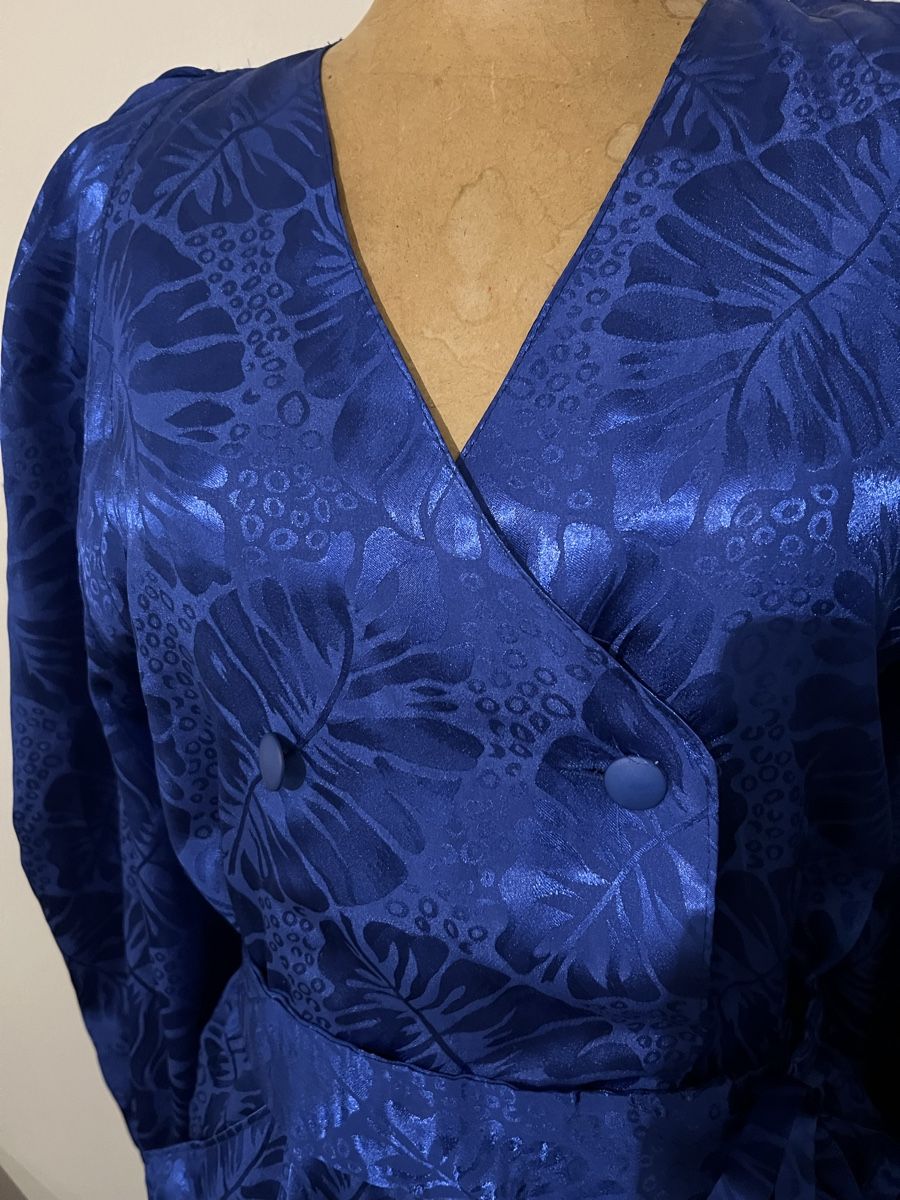 Vestiti: Robe en soie vintage  – Usato da St-Pierre-Clages venduto da ste_xk6p 2