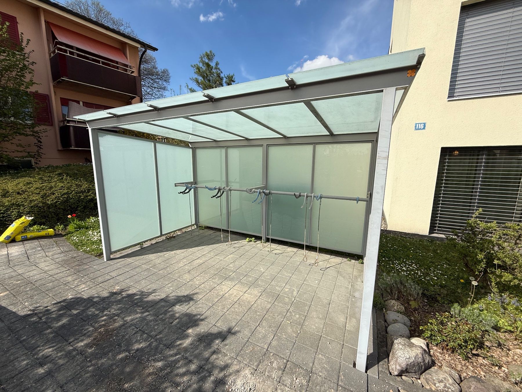 Rifugi: Velounterstand von Velopa – robust und langlebig – Usato da Diessenhofen venduto da Scaleoraider
