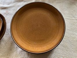 Braunes Geschirr-Set, 35-teilig