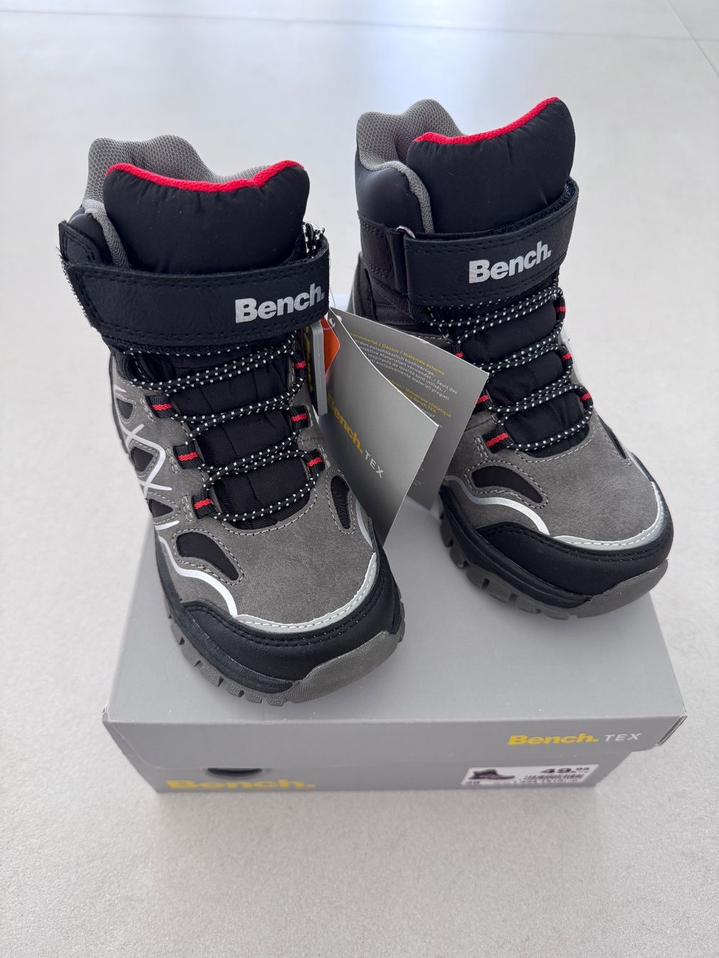 Scarpe da uomo: Bench Schuhe Stiefel Grösse 28 Winter – Usato da Bonaduz venduto da lut_6rts