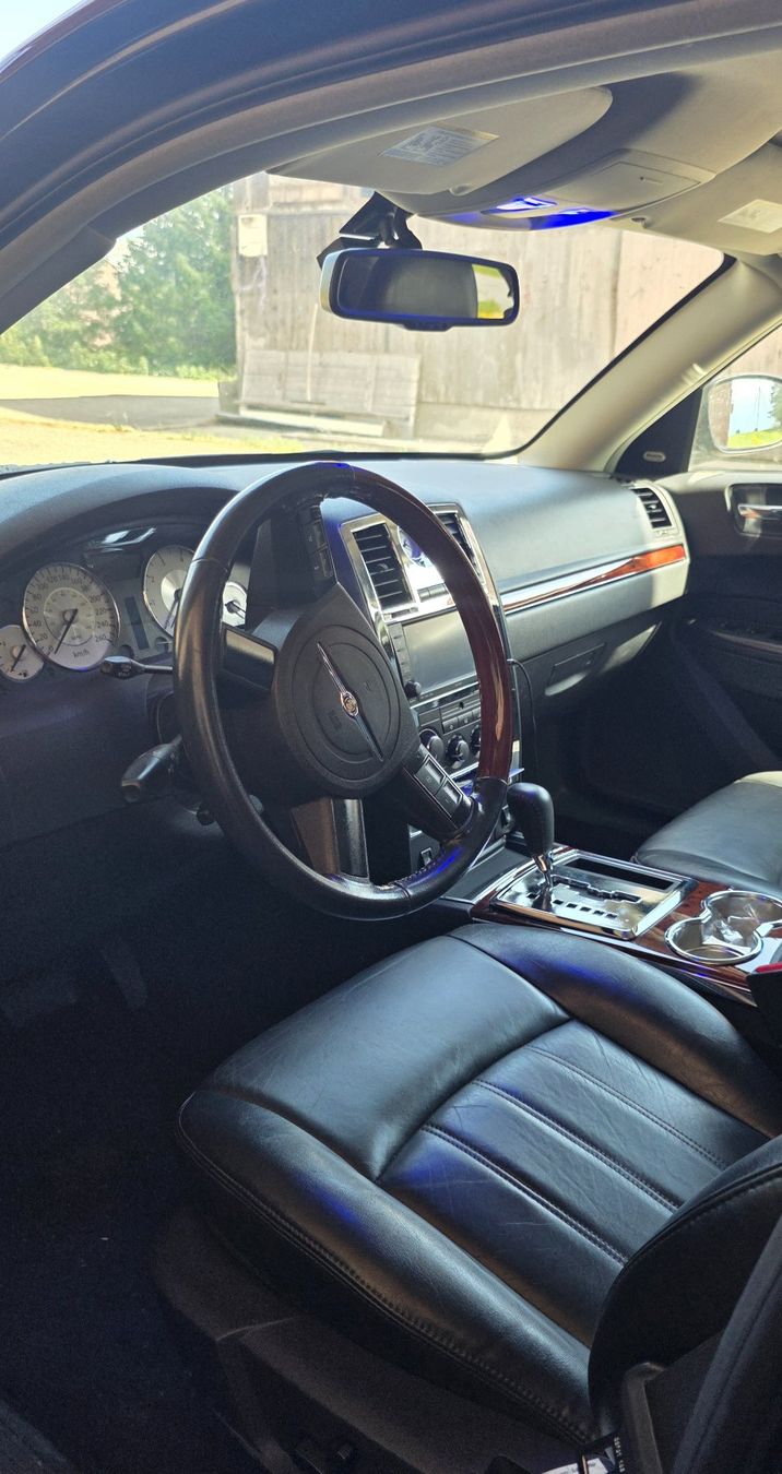 Chrysler Automobili: Chrysler 300C schwarz – Usato da Wald ZH venduto da SwissPawnshop 5