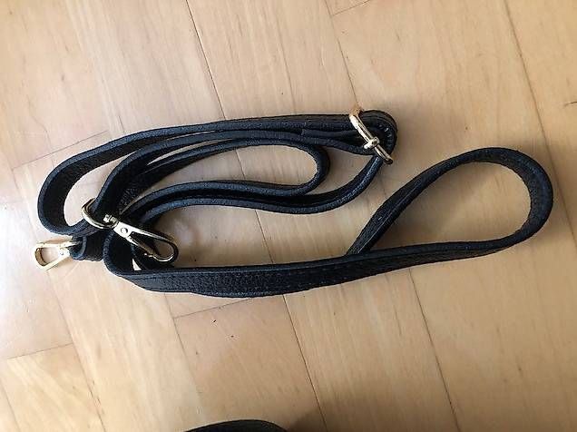 Borse da donna: Ungebrauchte schwarze Leeertasche – Nuovo (secondo la descrizione) da Bern venduto da Buyerbarb 2