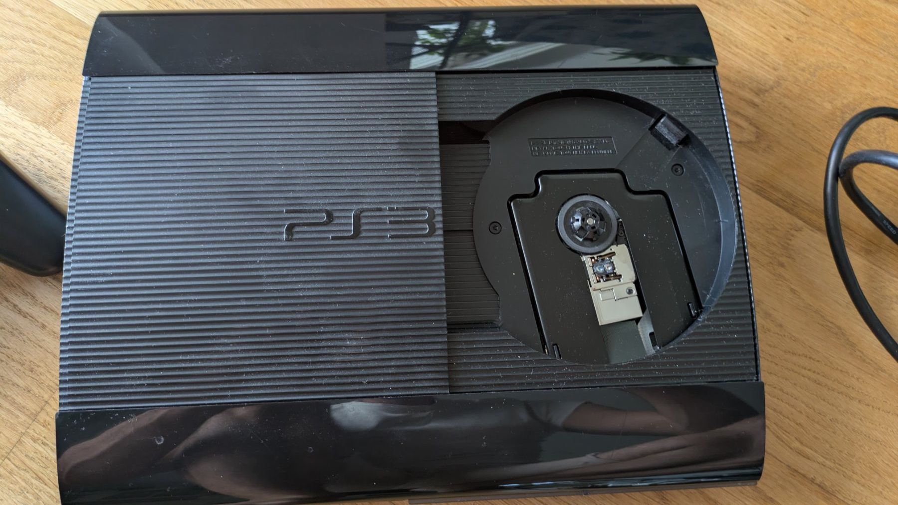 Sony Console: PlayStation 3 Super Slim mit Controller, Kabel und 6 Spielen – Usato da Uster venduto da Beino321 2
