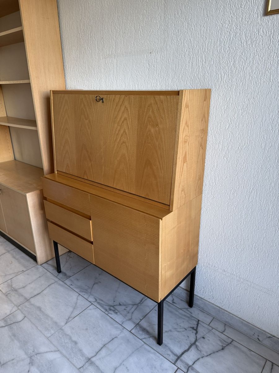 Allestimento di negozi e stand fieristici: Vintage Sekretär Möbel – Usato da Wettingen venduto da nic_sbb8 4