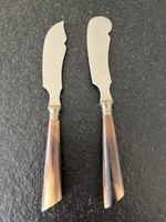 Edle Butter-/Käsemesser, Horn-Griff, Vintage, 2 Stk. (TOP)
