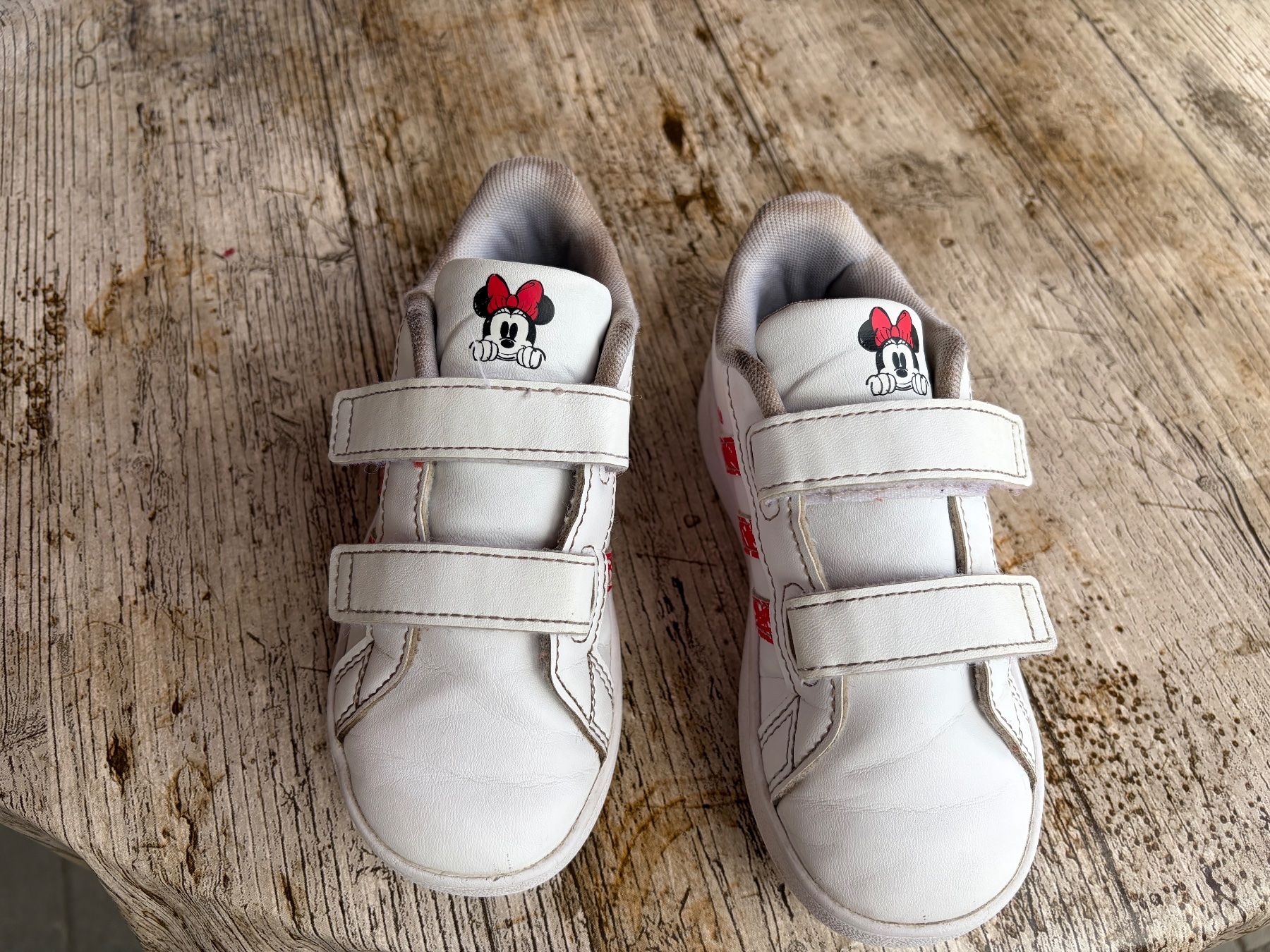 Adidas Schuhe für Jungen: Baskets adidas Mickey t.26 – Gebraucht aus Liddes von Couik 1