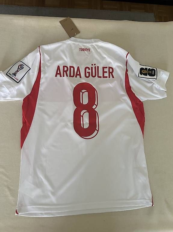 Leibchen & Hosen: Arda Güler 8 Trikot – Gebraucht aus Birr von KingLaki 1