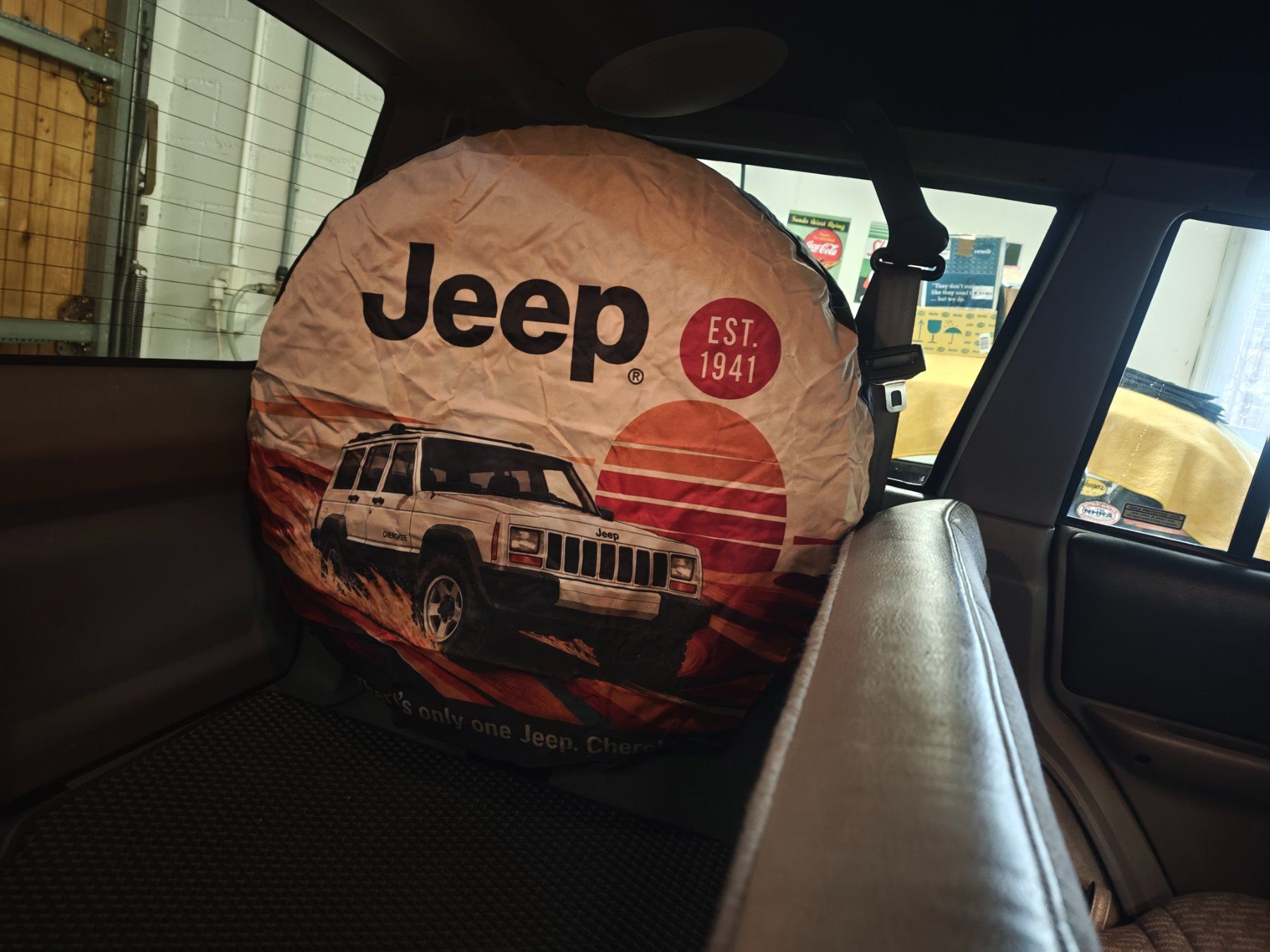 Jeep Pneumatici & Ruote complete: Seltene Jeep Cherokee XJ Ersatzradabdeckung – Nuovo e nell'imballaggio originale da Zetzwil venduto da bugkeeper