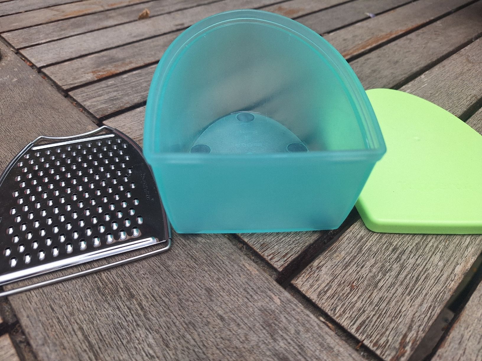 Tupperware Elettrodomestici da cucina: Tupperware Reibe mit Auffangbehälter – Nuovo (secondo la descrizione) da Aarau venduto da Chillkrot 2