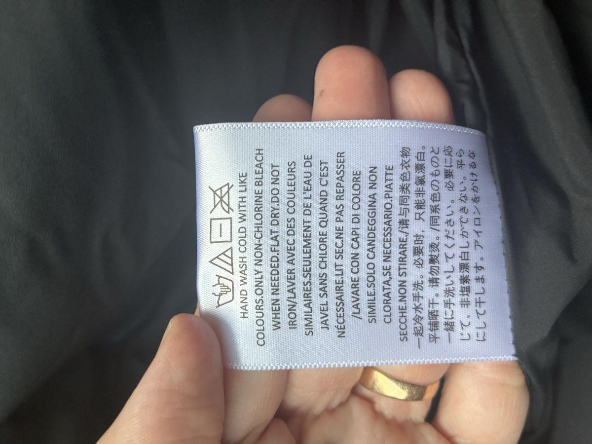Giacche: Essentials Jacke schwarz Size L like new  – Nuovo (secondo la descrizione) da Zürich venduto da roc_7d9s 3