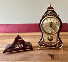 Elegante Tischuhr mit Pendel, TRIANON von Bucherer
