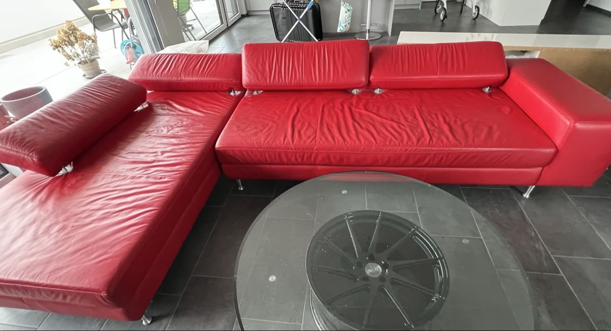 Divani: Rotes Echtleder-Sofa – Usato da Wolfwil venduto da Poulet60