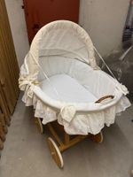 Stubenwagen Babywiege Weidenkorb auf Rädern, creme