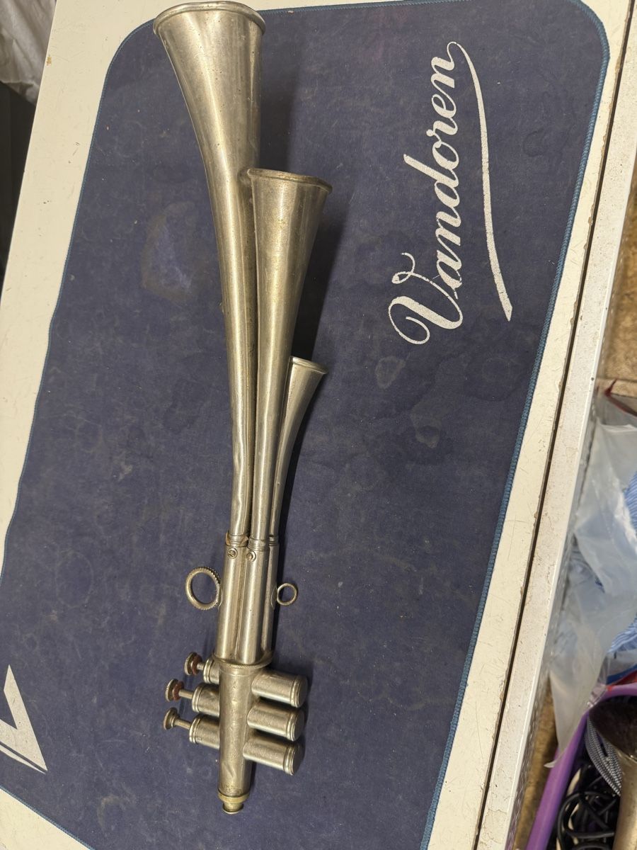 Strumenti musicali: Signal Horn – Usato da Burgdorf venduto da kla_r5tf