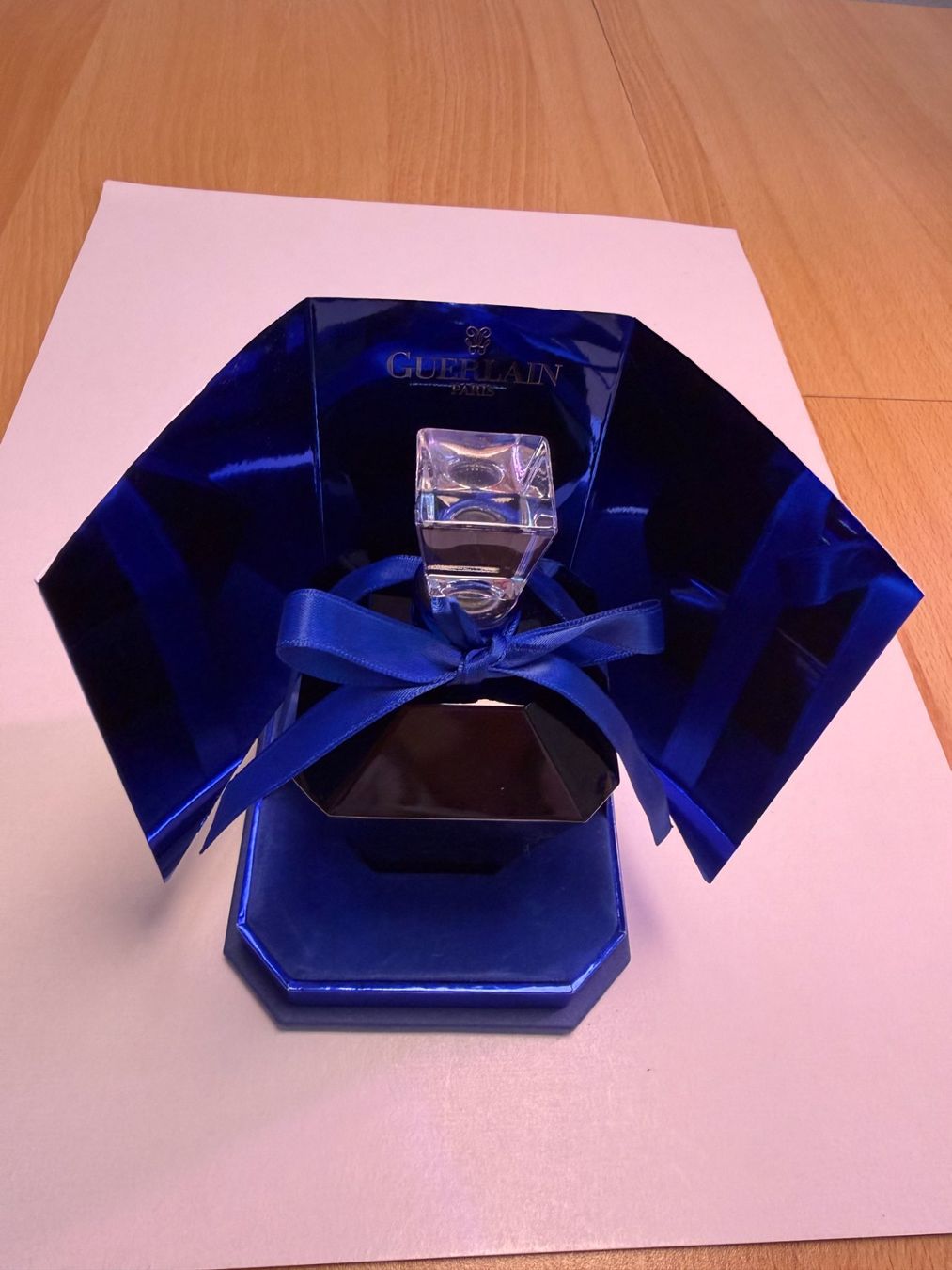 Guerlain Profumi & Eau de Toilette: Vintage Guerlain GUET-APENS Eau de Parfum 1999 – Nuovo e nell'imballaggio originale da Zürich venduto da Gemi 1