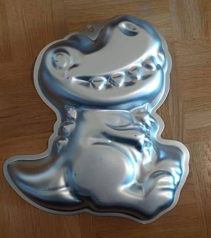 Moules à gâteaux: Dinosaurier Backform – D'occasion à Allschwil par rajmahal
