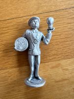 Zinnfigur Offizier mit Adler und Pokal, Vintage Deko!