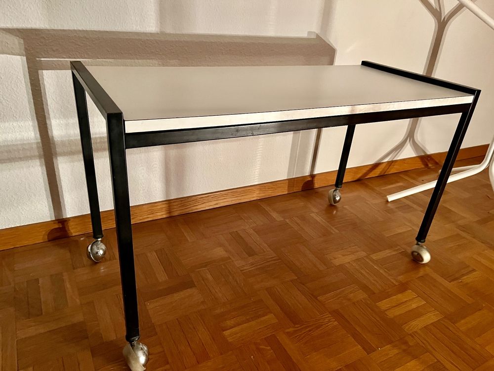 Retro Tisch 60er auf Rädern (Gebraucht) in Elgg für CHF 11 – nur ...