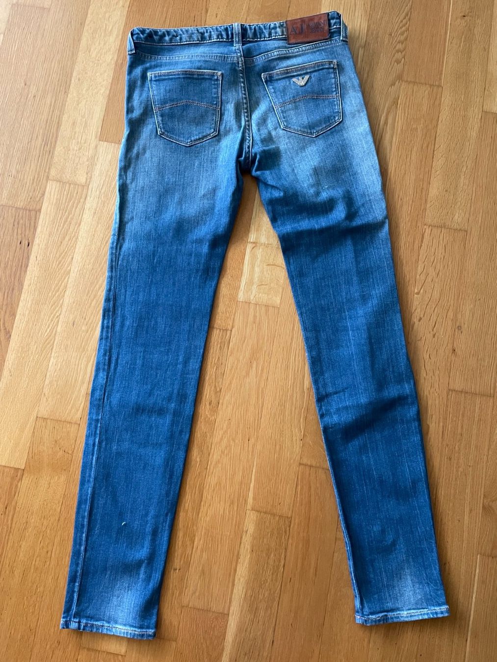 Armani Jeans: Original ARMANI Damen Jeans – Usato da Luzern venduto da cole.trickle 1