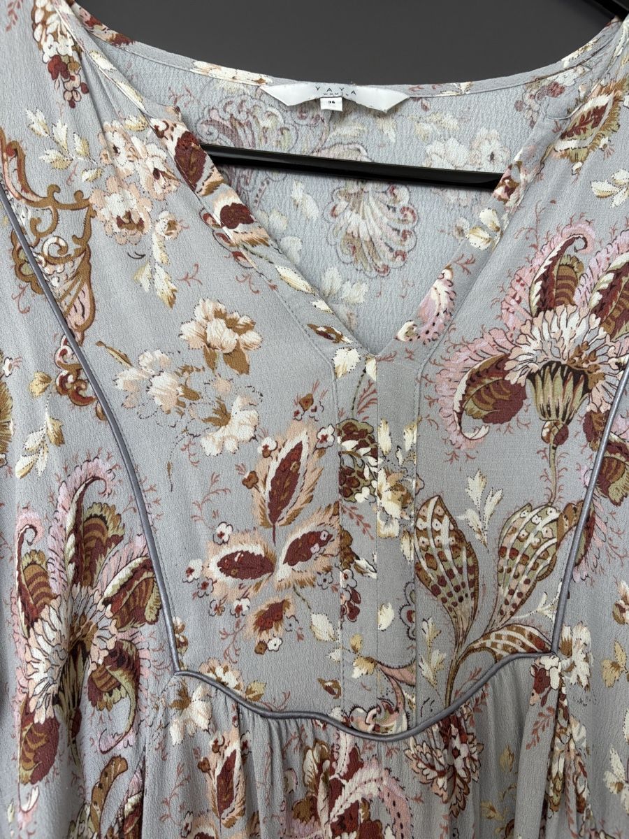 Kleider: Sommerliches Kleid mit Blumenmuster – Neu (gemäss Beschreibung) aus Embrach von ale_v5qn 1