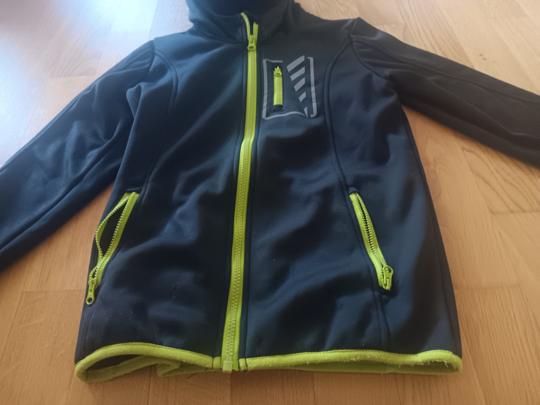 Giacche & Cappotti: Kinder softshell Jacke,Gr.134/140 – Usato da aarburg venduto da macacito 1