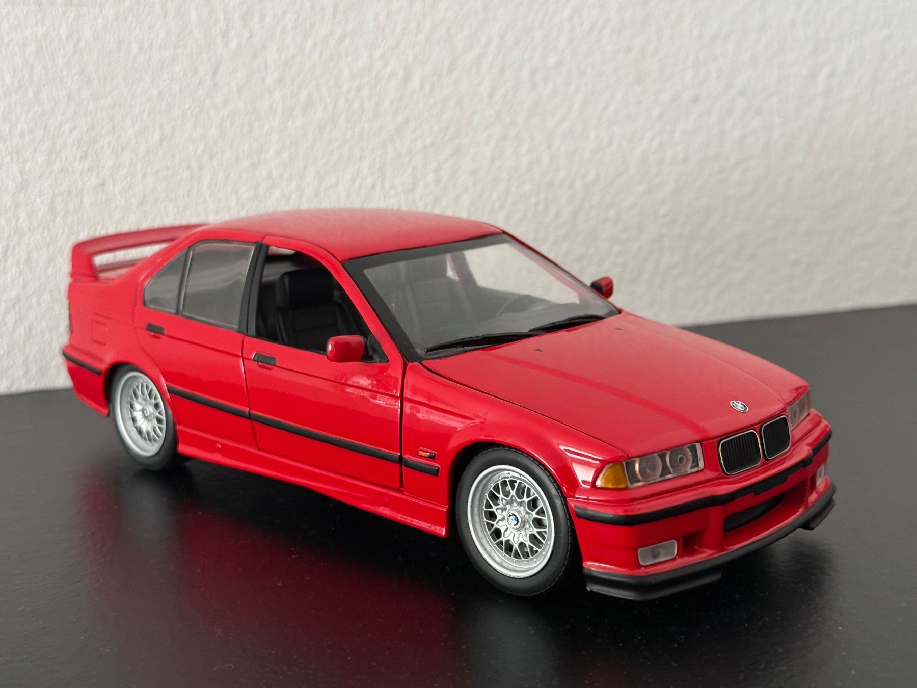 BMW Modellautos: BMW 318is E36 1:18 UT Models – Neu (gemäss Beschreibung) aus Bülach von Meti2023 7