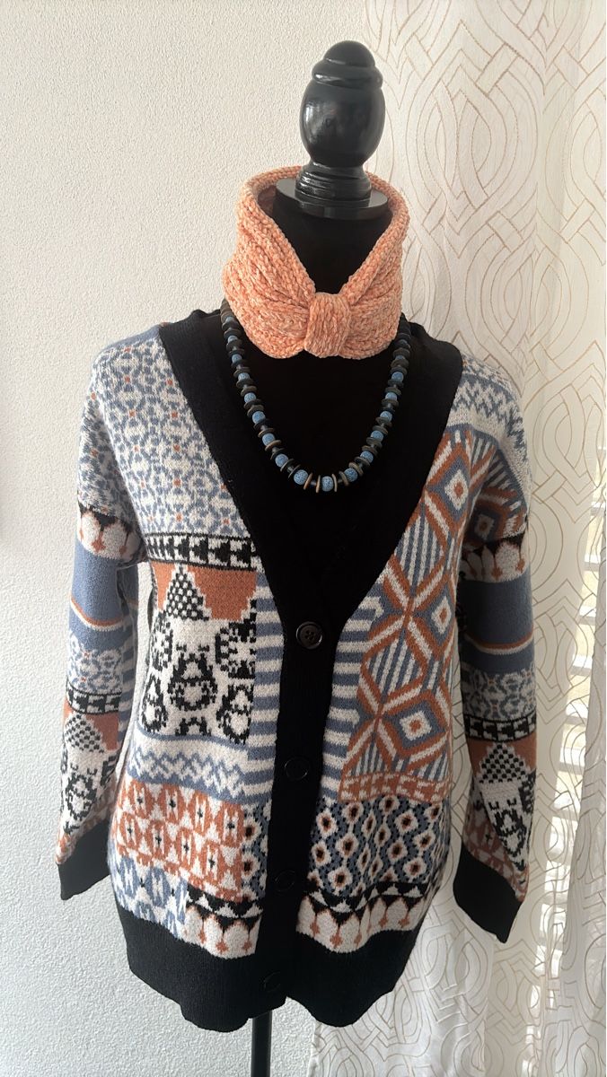 Giacche: Strickjacke, Kette und Stirnband – Nuovo (secondo la descrizione) da Muri AG venduto da ReBoutique