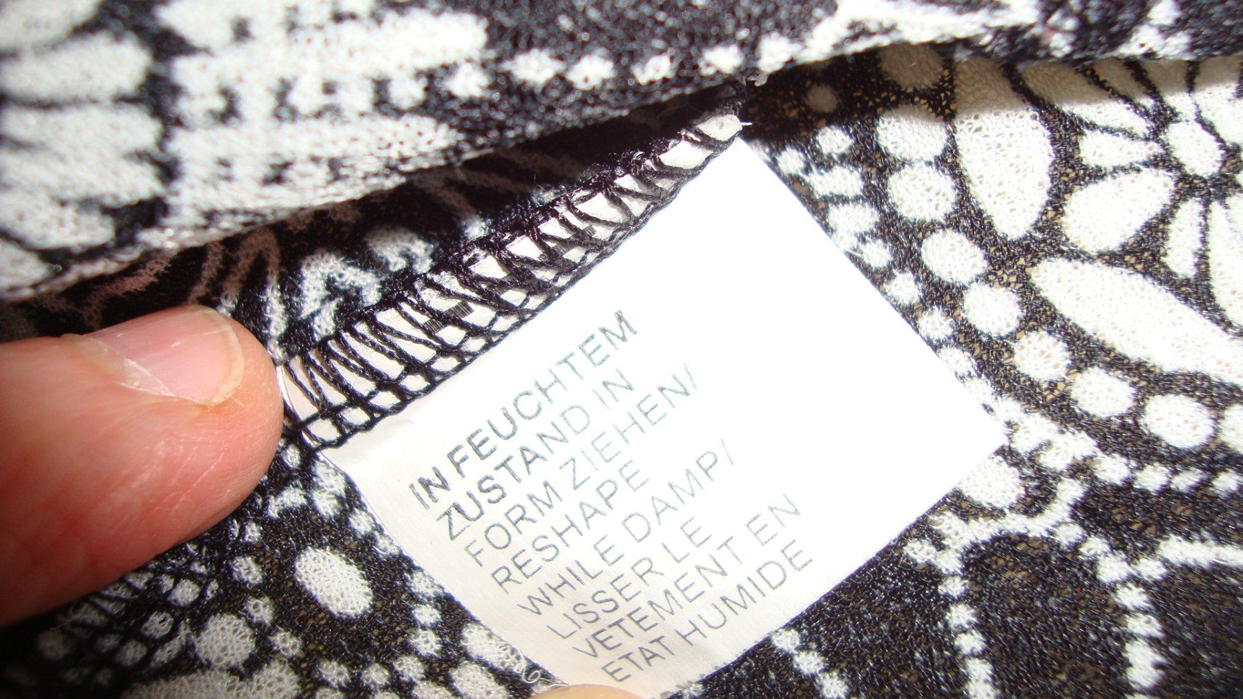 Blusen: Bluse schwarz/weiss , Gr.M – Gebraucht aus Laufen von ereli 3