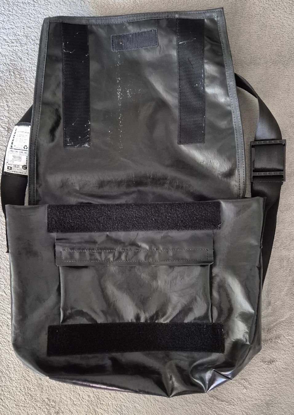 Freitag Taschen: Freitag Tasche schwarz/ weiss – Gebraucht aus Urtenen-Schönbühl von Netriders 1