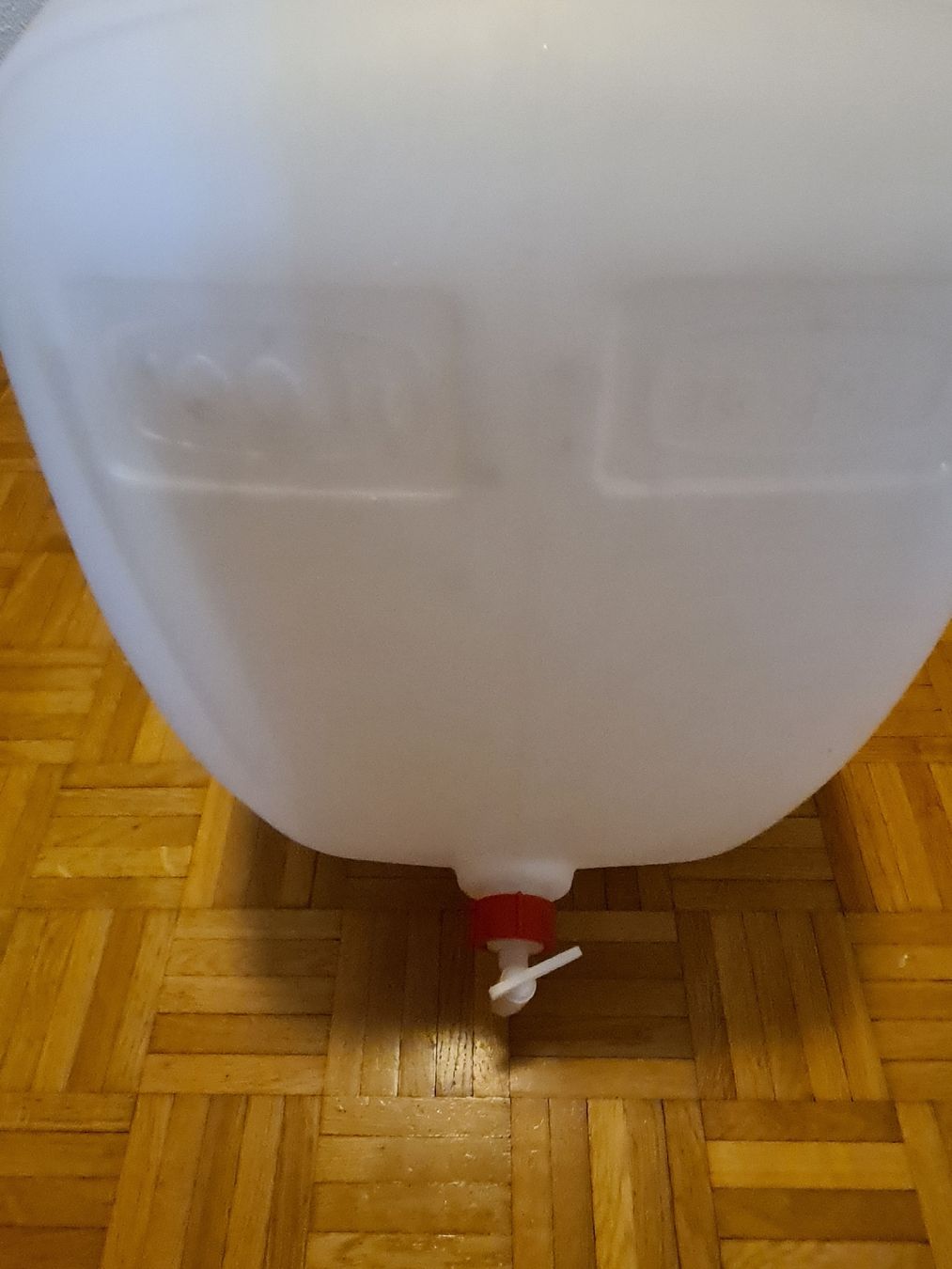 Tränken & Tröge: Wassertank Faser Plast AG 100L – Gebraucht aus Thun von erh_fs86 2