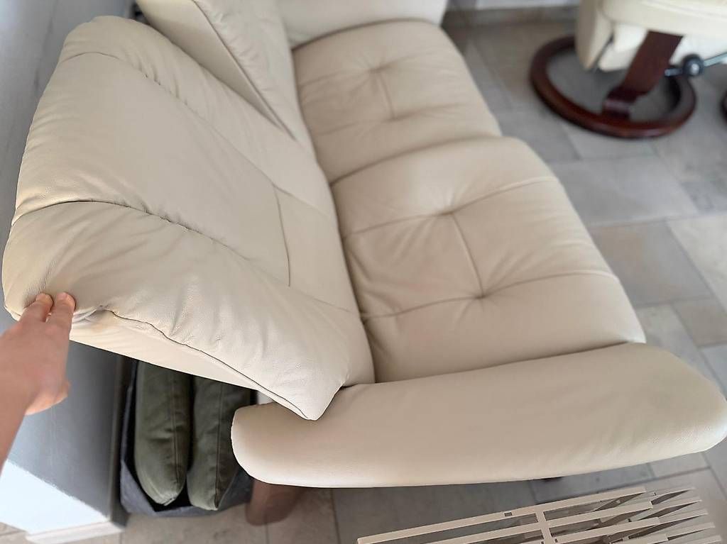 Divani: Stressless Set 2 Sessel 1 Sofa 2 Ottoman – Usato da Pfaffhausen venduto da Voe 3
