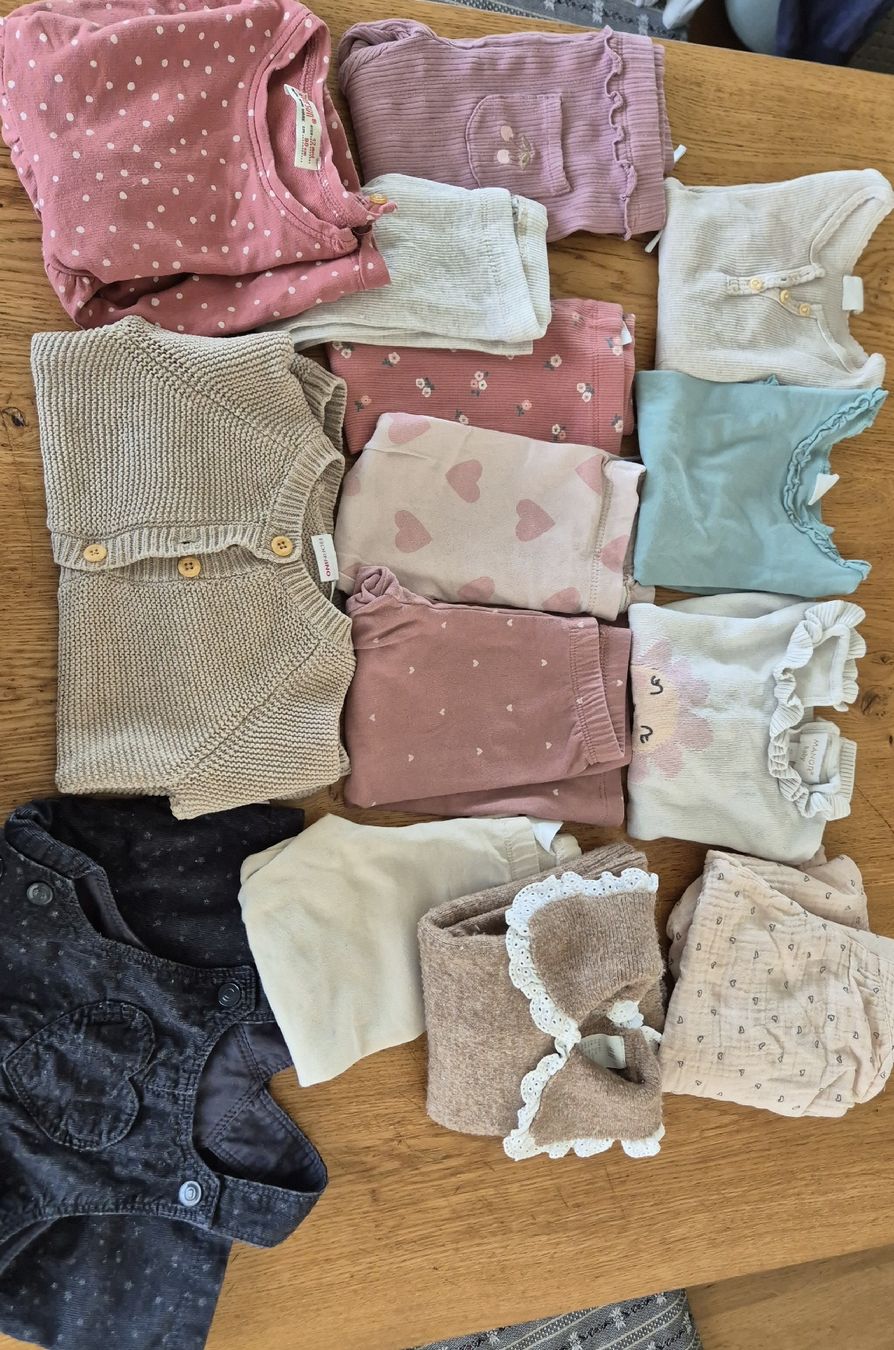 Lotti & Set di vestiti: Mädchen Babykleider Set Gr. 80. – Usato da Edlibach venduto da ar-schreinerei