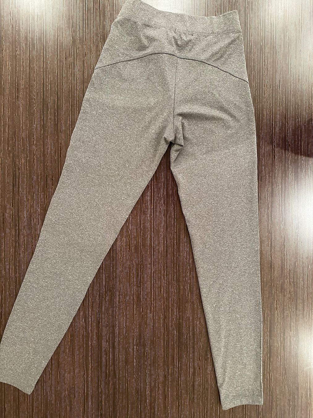 Leggings: Graue Yogahose von Maddison – Gebraucht aus Thalwil von ViviFu 1