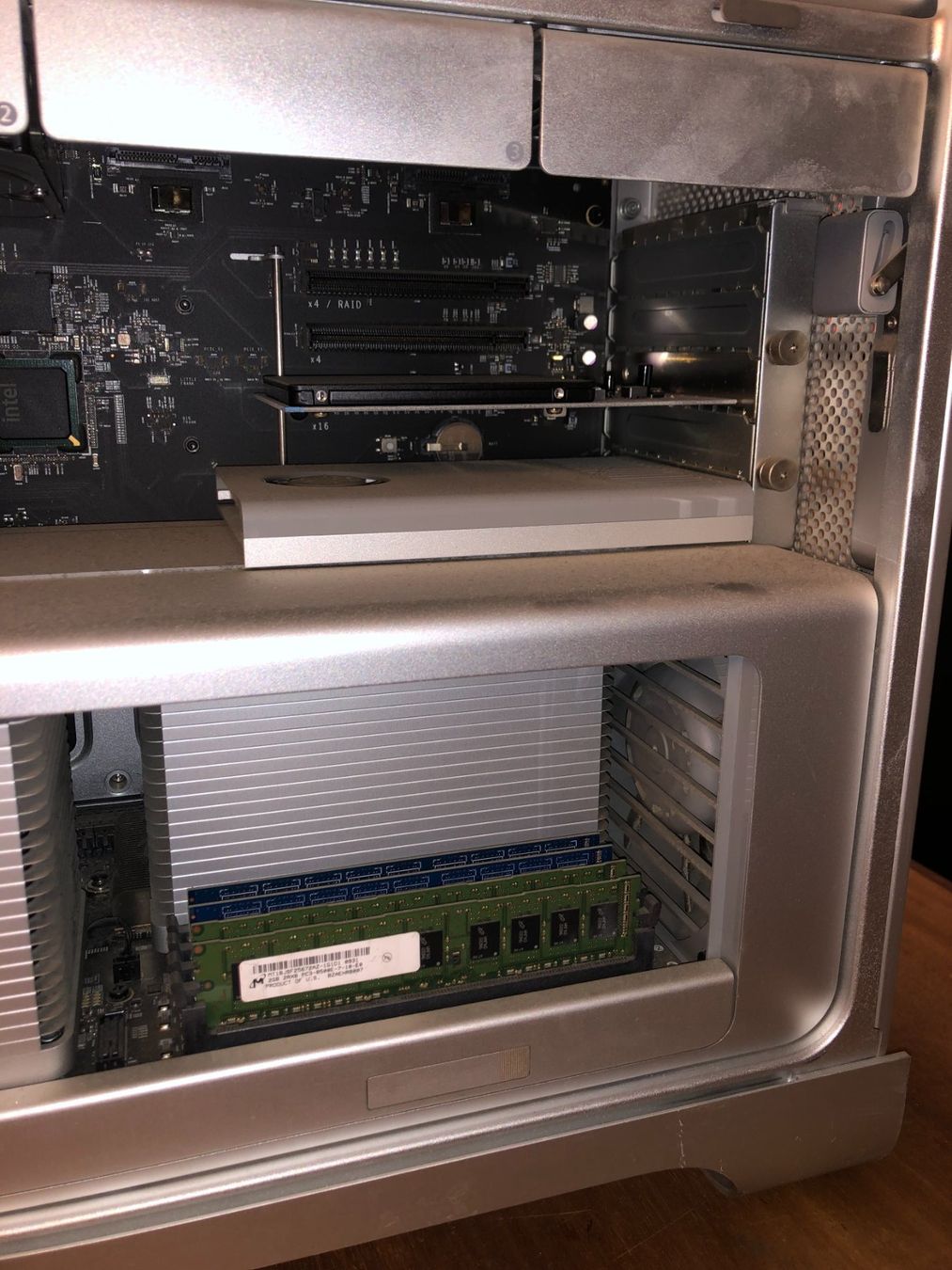 Apple PC: MAC PRO 5,1 - 8 CORE, 2x2.26 GHz – Usato da Küsnacht ZH venduto da joh_5qrt 3