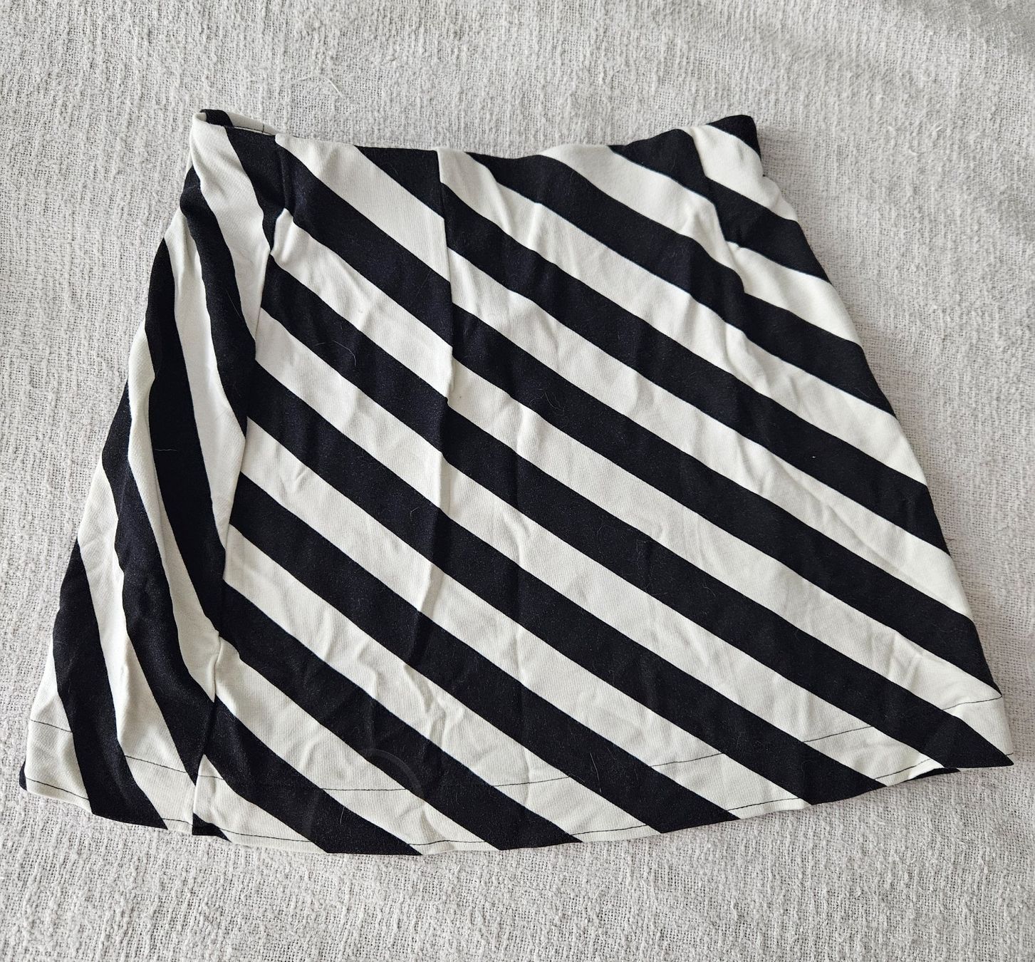 H&M Gonne: Gestreifter Minirock H&M Gr.S – Nuovo (secondo la descrizione) da Zürich venduto da ColdCoffee 3