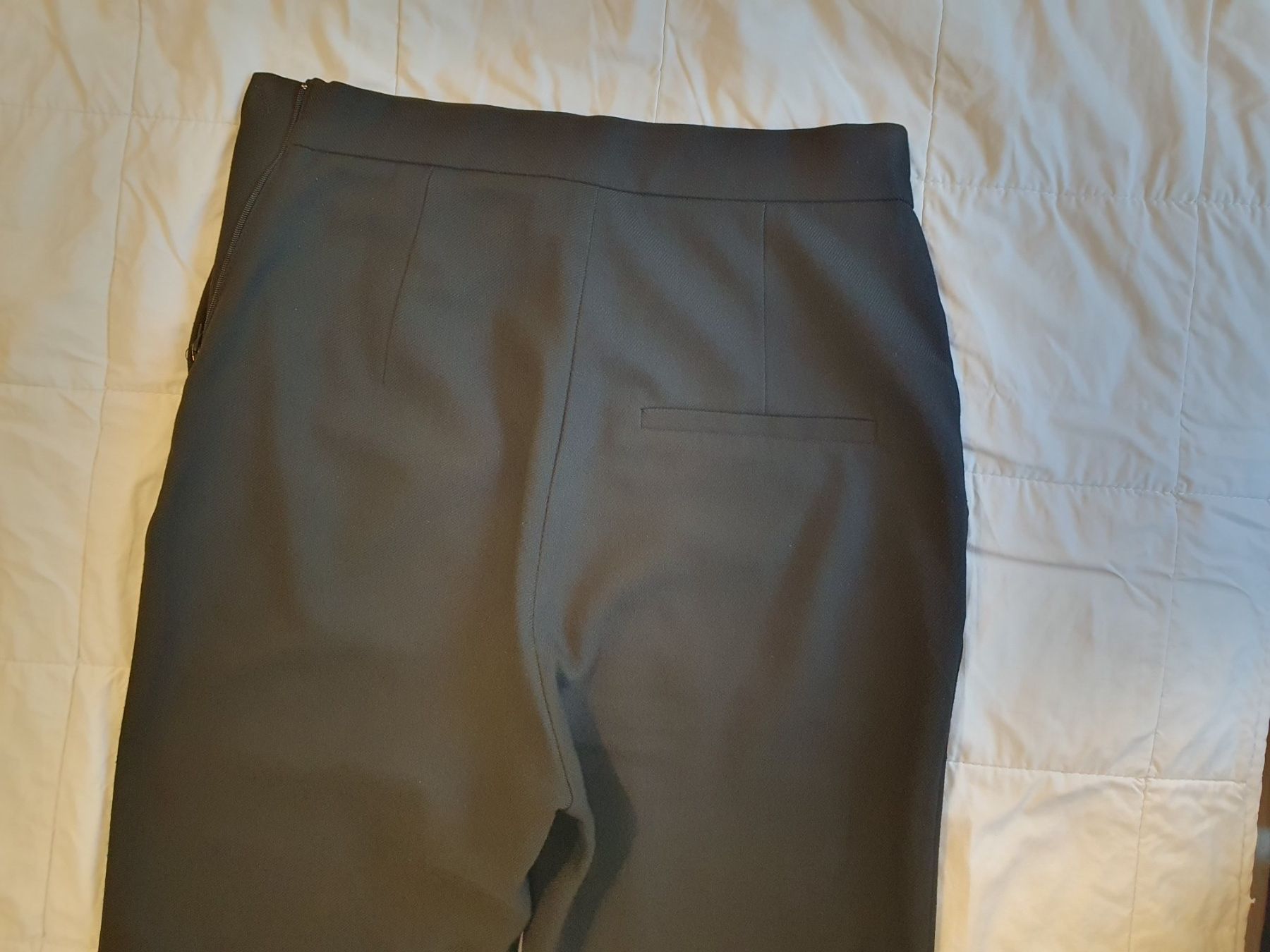 Monki Pantaloni: Pantaloni neri MONKI, taglia 34 – Usato da Langnau am Albis venduto da dav_n72f 2