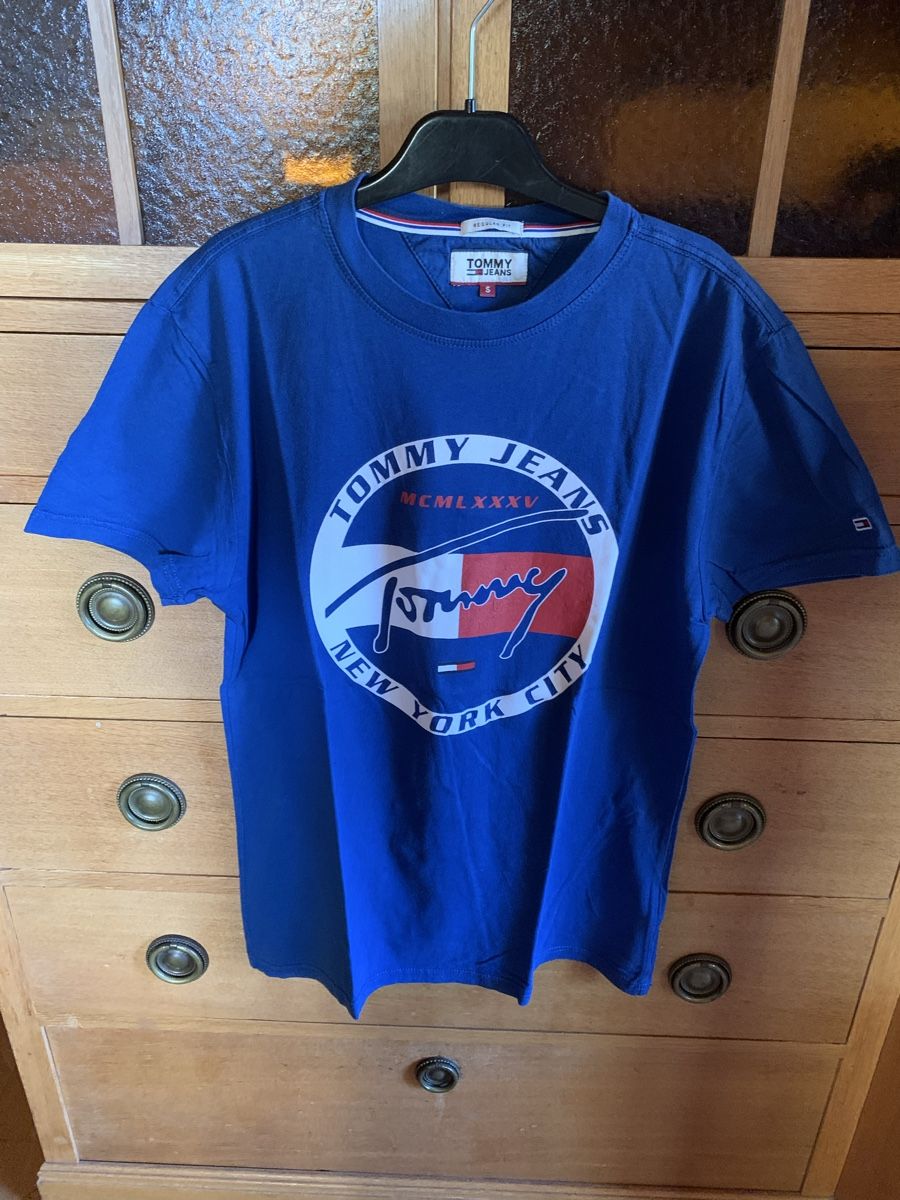 Tommy Hilfiger T-shirt: Tee-shirt Tommy Hilfiger – Usato da La Neuveville venduto da nat_r69j