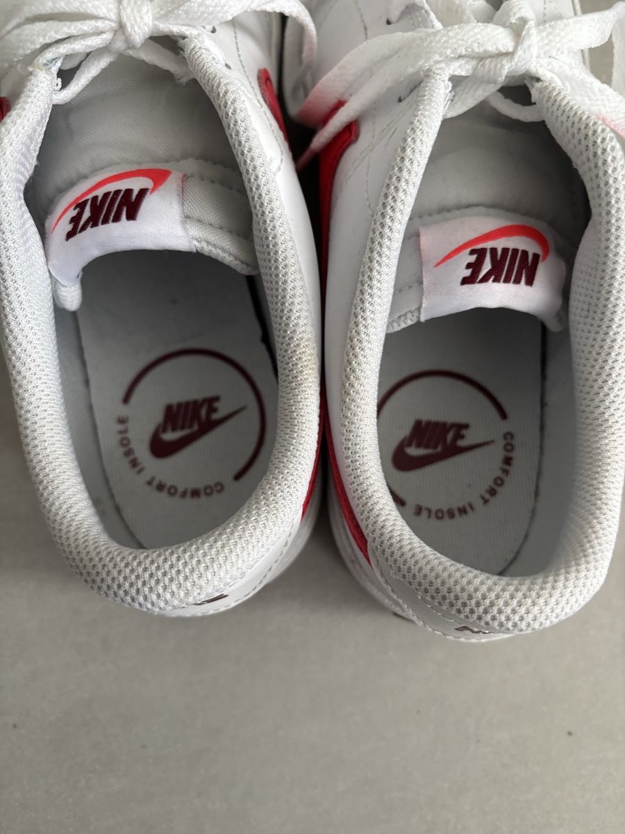 Nike Scarpe per ragazzi: Nike Sneaker Gr. 38.5, White/Red, – Usato da Winterthur venduto da NatMet11 1
