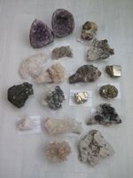 18 Mineralien, Amethyste, Pyrite, Bergkristalle und mehr