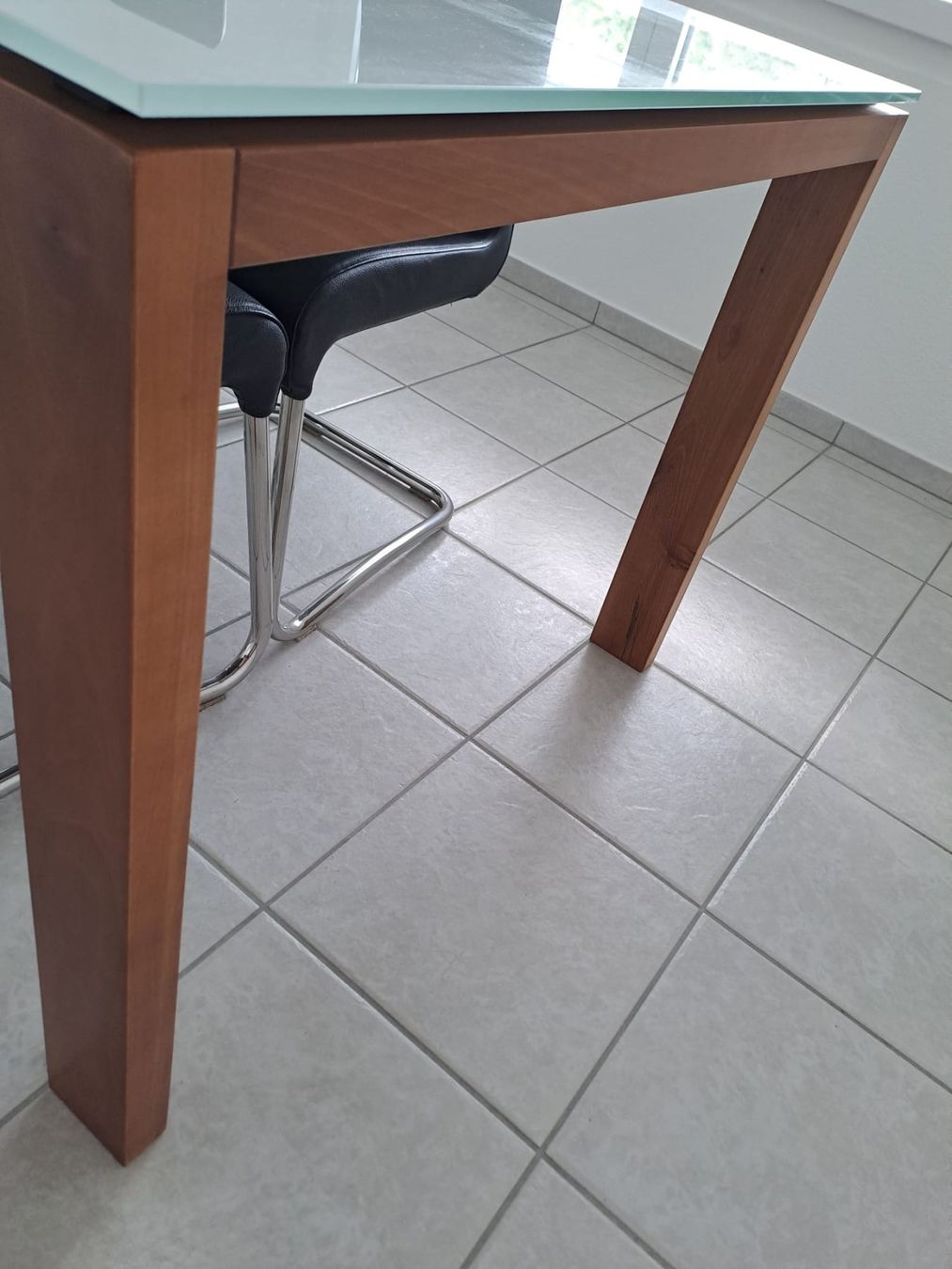 Set de table et chaises: Esstisch von Pfister – D'occasion à Heimberg par Reimann75 2