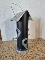Vogelfutterspender / Futterhäuschen aus Metall – wetterfest