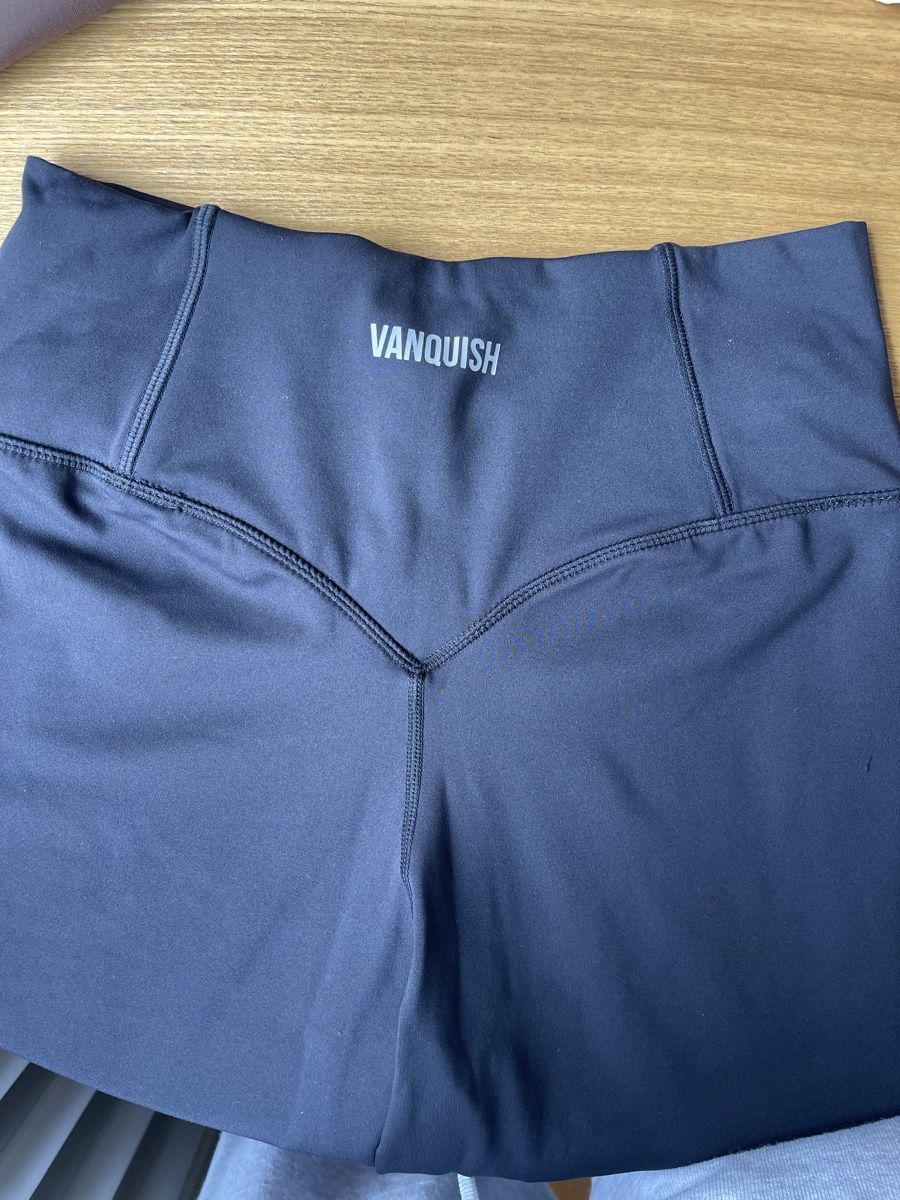 Leggings: Vanquish black flares – Usato da Fribourg venduto da ssu_tr9g
