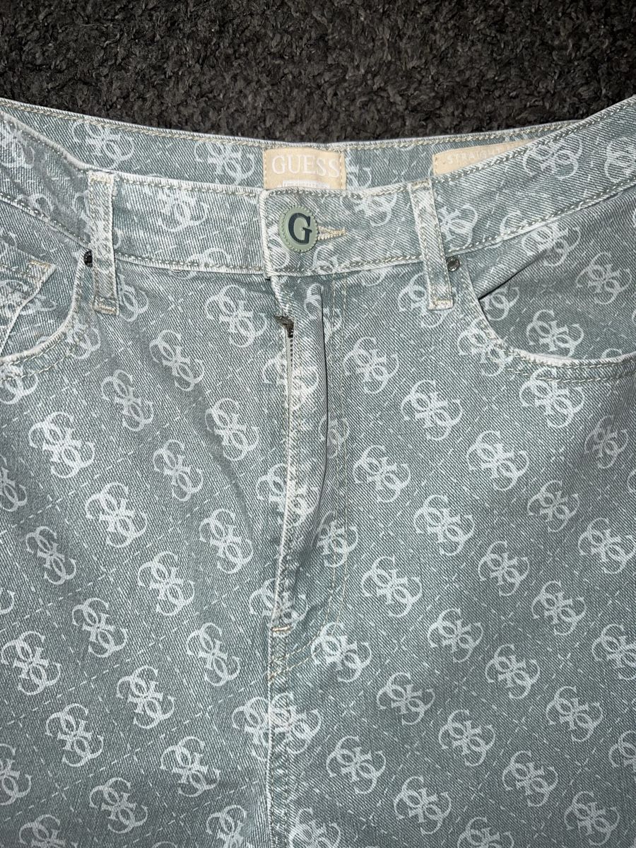 Guess Jeans: Guess Jeans, Straight High, Gr. 30 – Nuovo (secondo la descrizione) da Effretikon venduto da Briga.S. 1