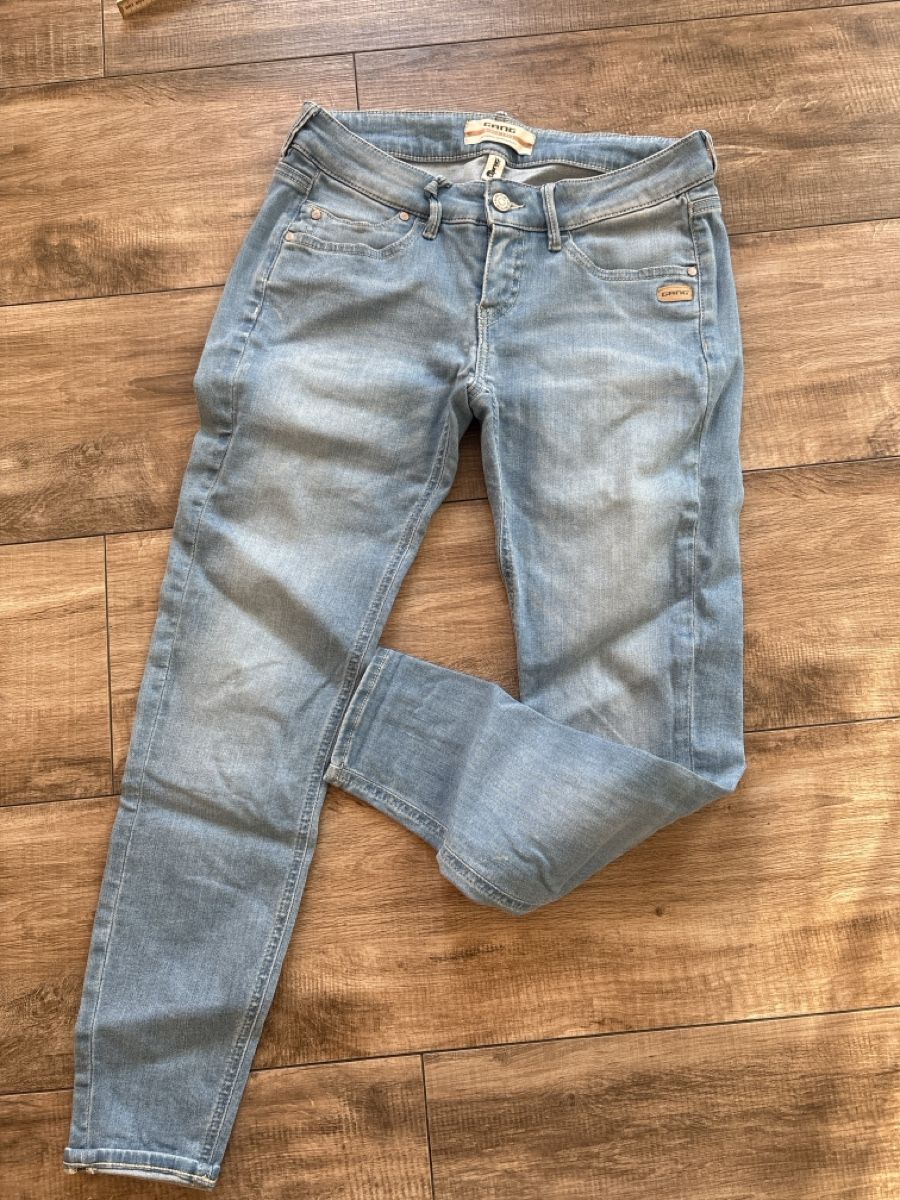 Gang Jeans: Neue Gang Jeans 28 – Nuovo (secondo la descrizione) da Urnäsch venduto da Schuerli