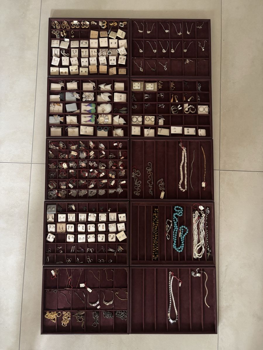 Altri gioielli: Schmuck Lot Ketten, Ohrringe, Armbänder – Nuovo (secondo la descrizione) da Rüti b. Büren venduto da CenicAG