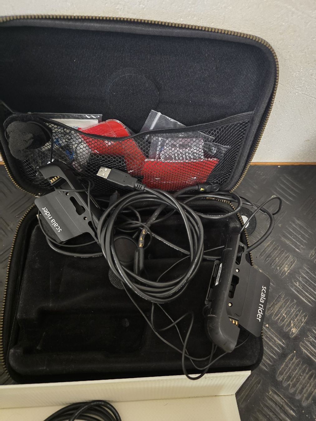 Radiocomunicazione: Cardo Scala Rider G9 PowerSet Doppelpack Bluetooth 4 Stück  – Usato da Chur venduto da Etvanessa 1
